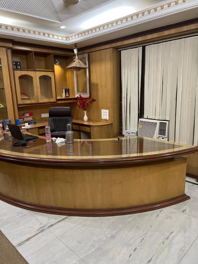 Family Hotel Tark Near Igi Airport Delhi Нью-Дели Экстерьер фото