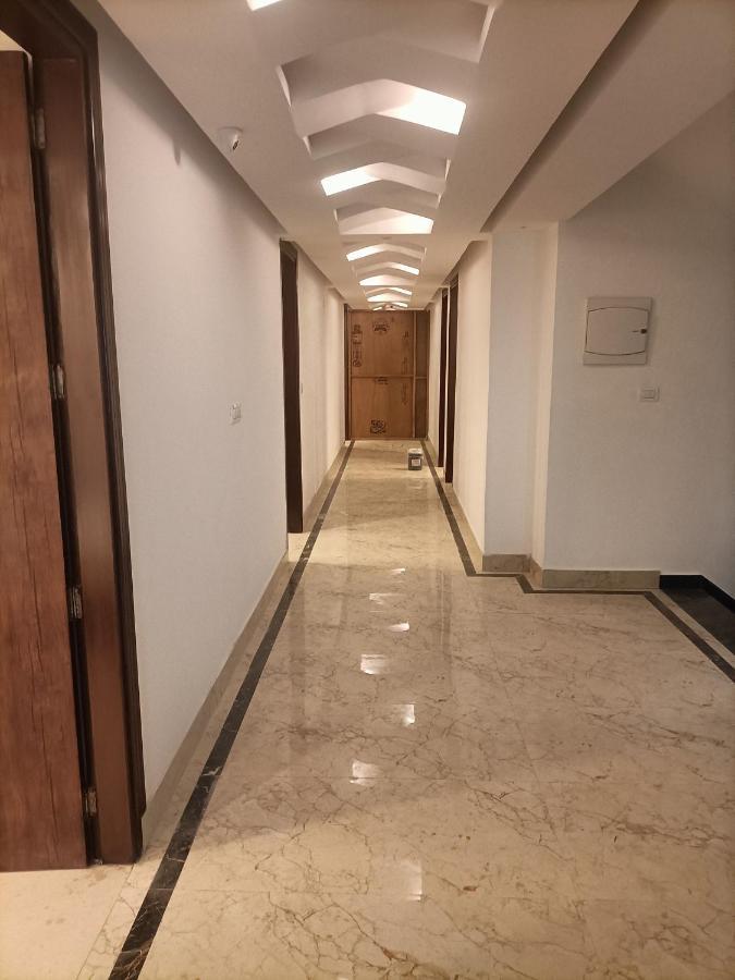Family Hotel Tark Near Igi Airport Delhi Нью-Дели Экстерьер фото