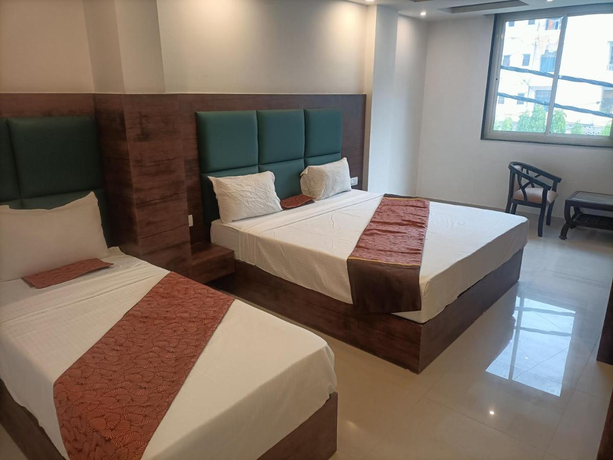 Family Hotel Tark Near Igi Airport Delhi Нью-Дели Экстерьер фото