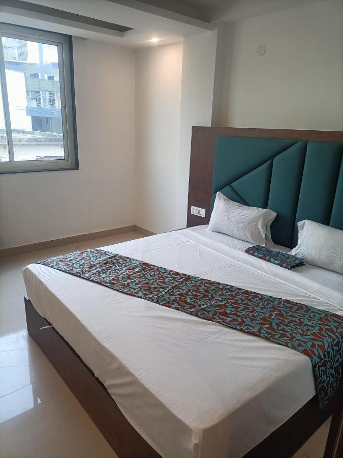 Family Hotel Tark Near Igi Airport Delhi Нью-Дели Экстерьер фото