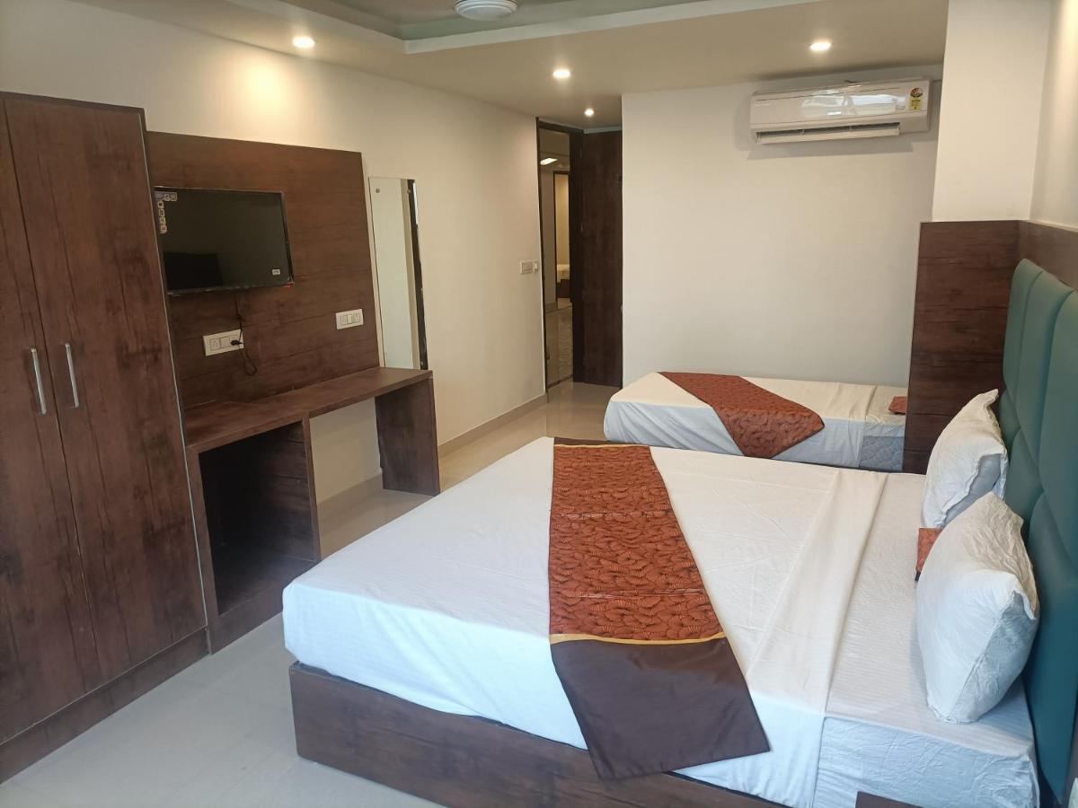 Family Hotel Tark Near Igi Airport Delhi Нью-Дели Экстерьер фото