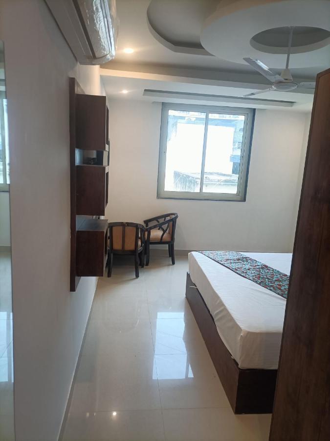 Family Hotel Tark Near Igi Airport Delhi Нью-Дели Экстерьер фото